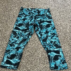 Aqua Splash Patterned Champion Capri Leggings